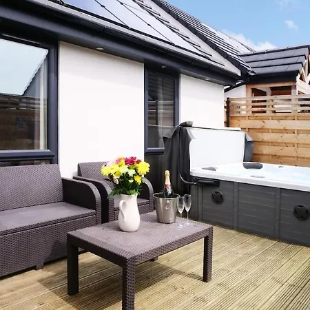 Hoxne Cottages - Daisy Cottage With Private Hot Tub York Exterior photo