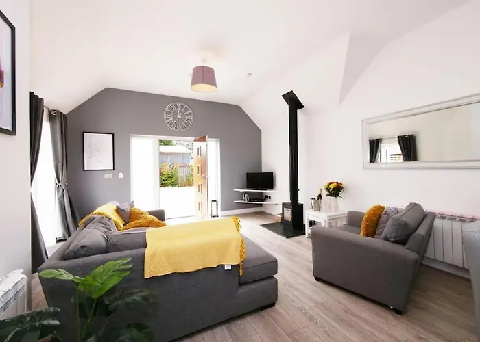 Hoxne Cottages - Daisy Cottage With Private Hot Tub